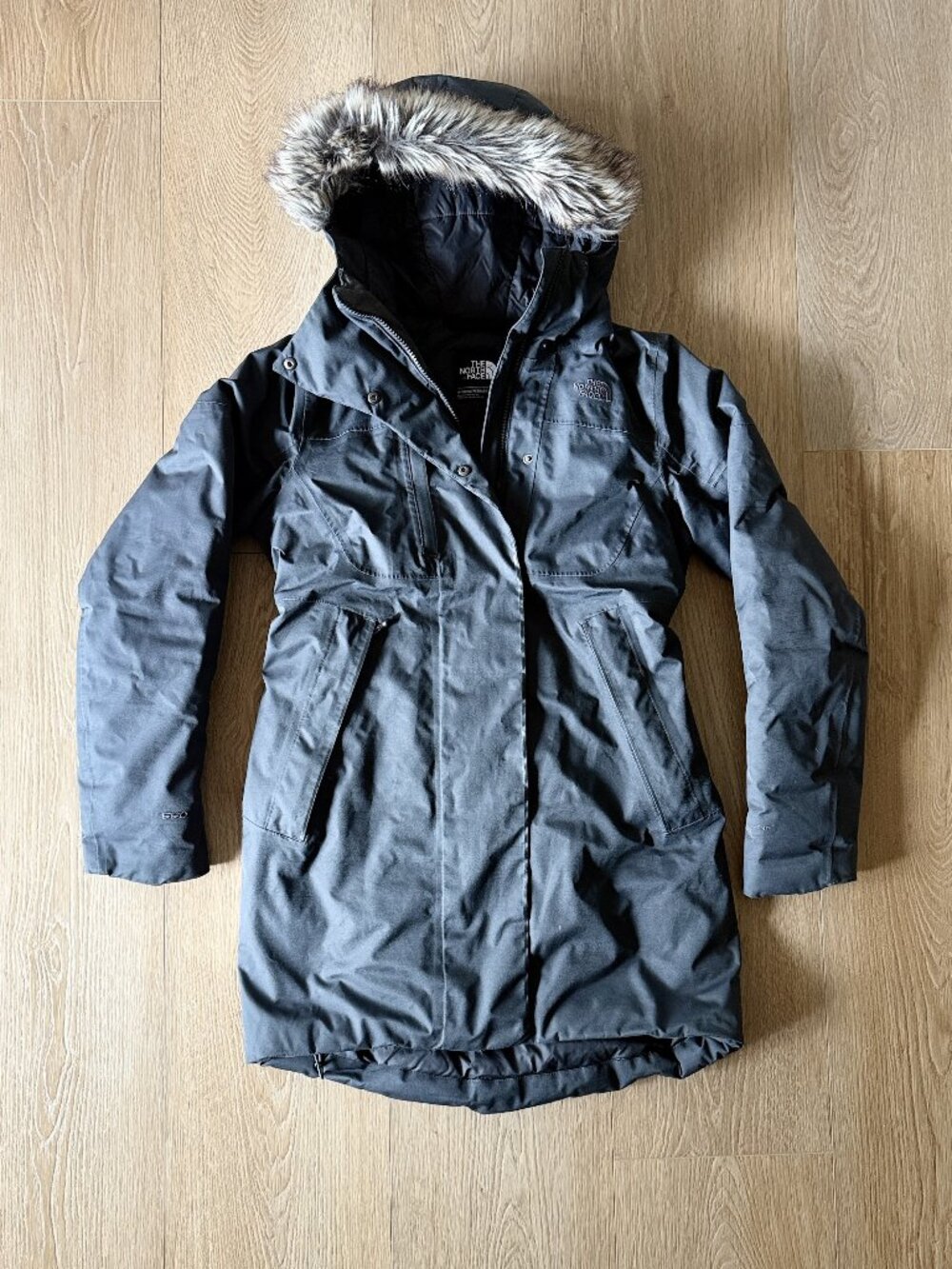 The North Face Women's Far Northern Waterproof Parka Jacket Size Small RP $350